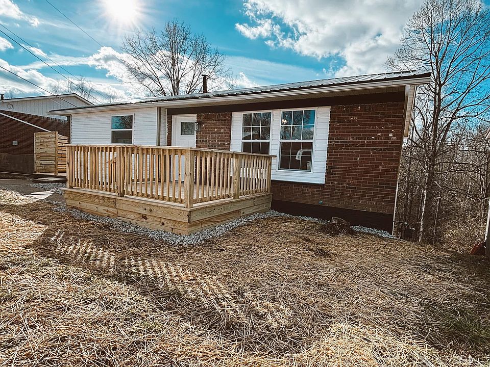 1232 Crestview Dr, Raceland, KY 41169 | Zillow