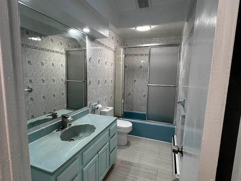 1415 E 84th St #3 — Photo 11
