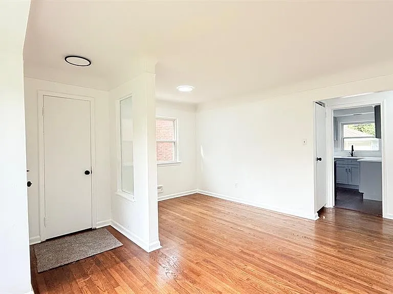 311 Amherst St — Photo 9
