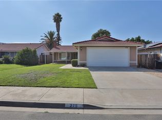 275 White Oak Rd, Lake Elsinore, CA 92530