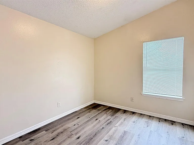 15821 Ridgecroft Rd — Photo 11