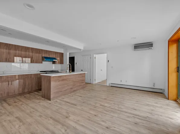 134-43 Maple Avenue image 6 of 14