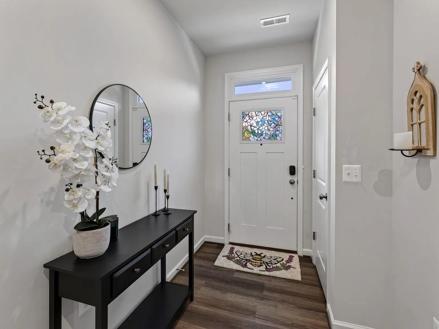 4 bed, 3.5 bath, 2011 sqft, $2,900 — Photo 4
