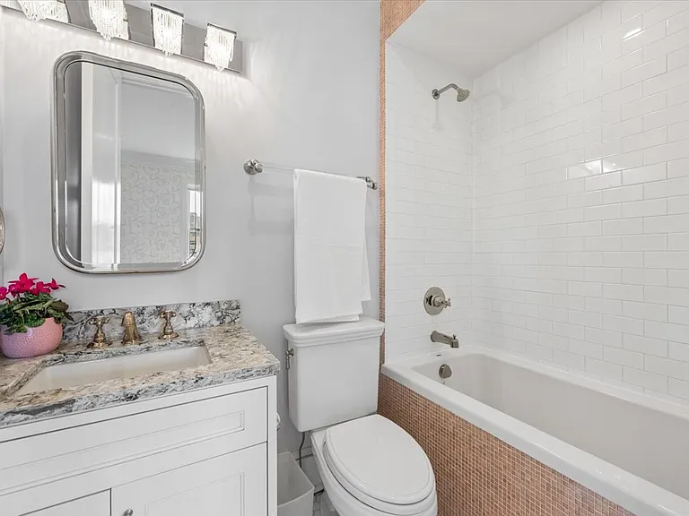 458 W Deming Pl — Photo 34