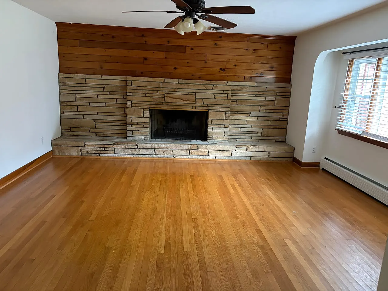 4325 Two Woods Rd — Photo 2