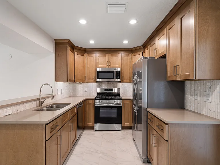 1907 Gulf Way #3 — Photo 9