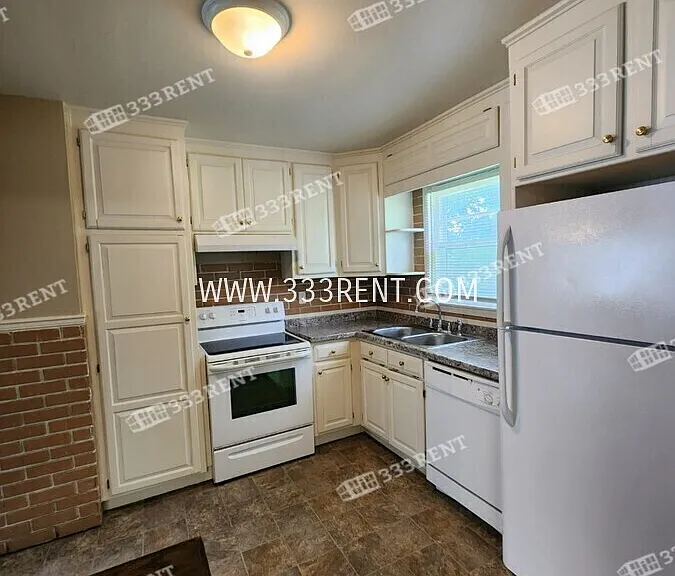 408 E 92nd St — Photo 4