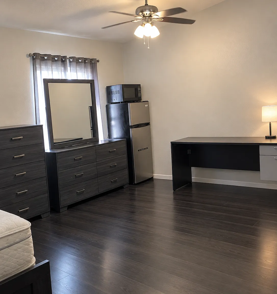 3 bed, 1718 sqft, $850 — Photo 2