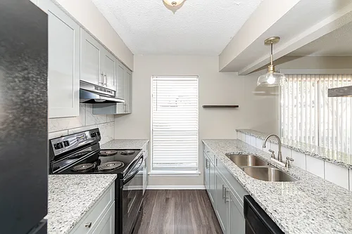 400 Rosewood apartments Photo 1