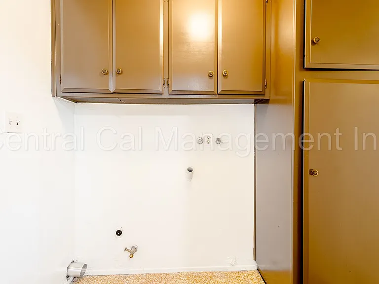 6208 Stine Rd — Photo 9