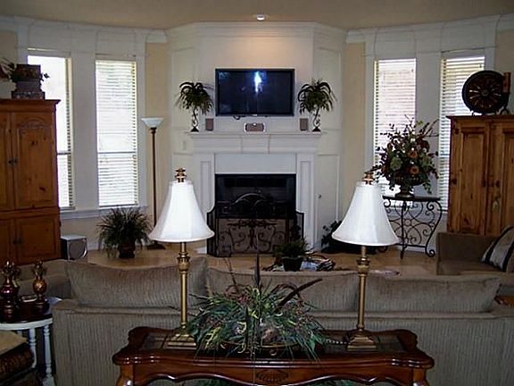 4th image of 8412 Spence Ct
