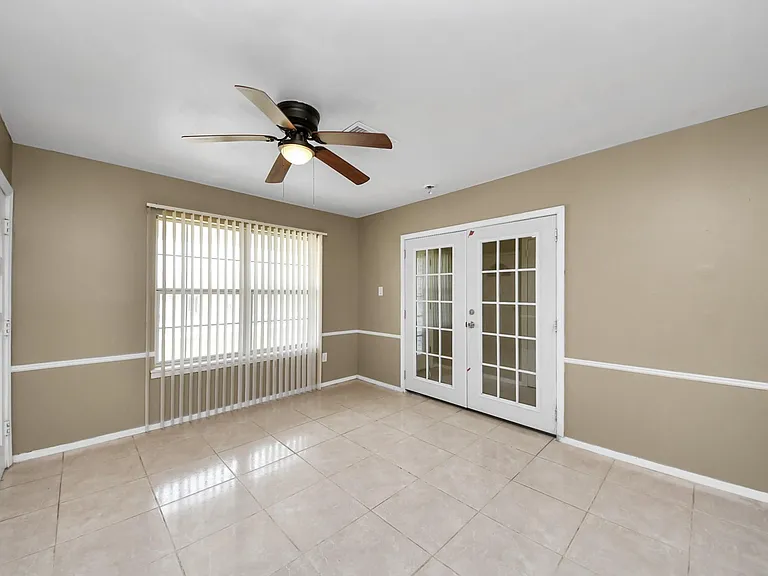811 Hillcrest Dr — Photo 7