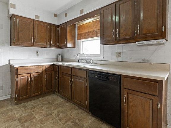 4th image of 2954 Kentwood Cir