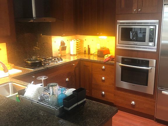 5th image of 700 W East St Unit 1105