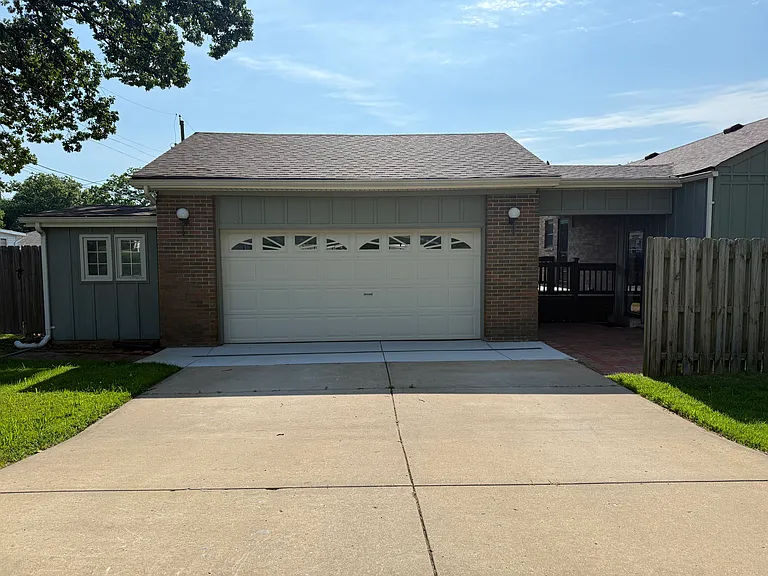 551 Rayburn Ave — Photo 3