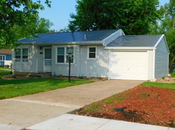 911 Penrose St, Grinnell, IA 50112