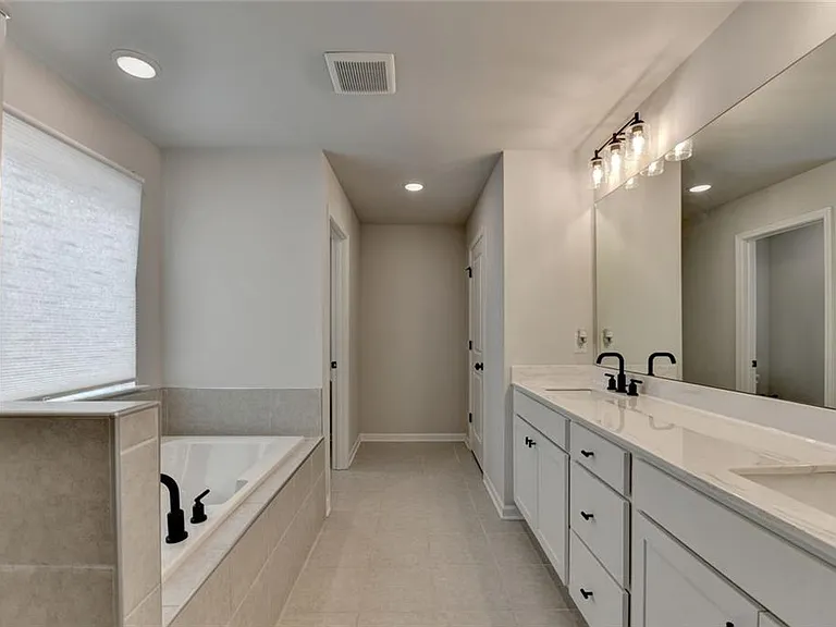4665 Shipley Ave — Photo 63