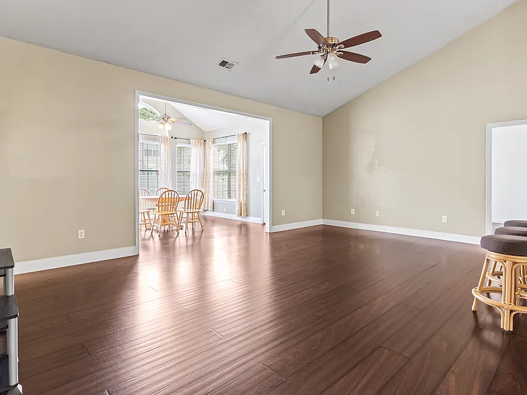 211 Springlake Dr — Photo 9