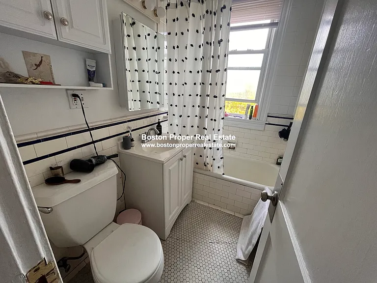 15 Melvin Ave #6 — Photo 8