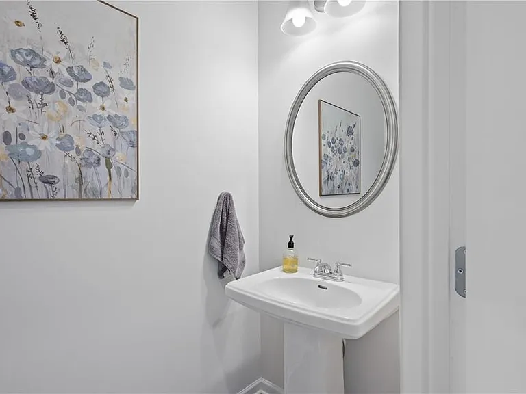 229 Dupont Dr — Photo 12