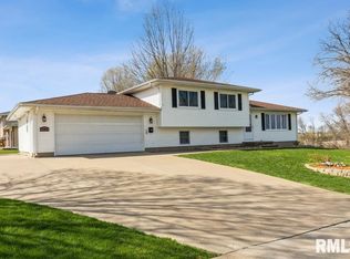 725 Tower Rd, Clinton, IA 52732