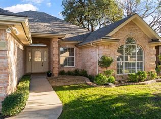 437 E Ewell St, Granbury, TX 76048