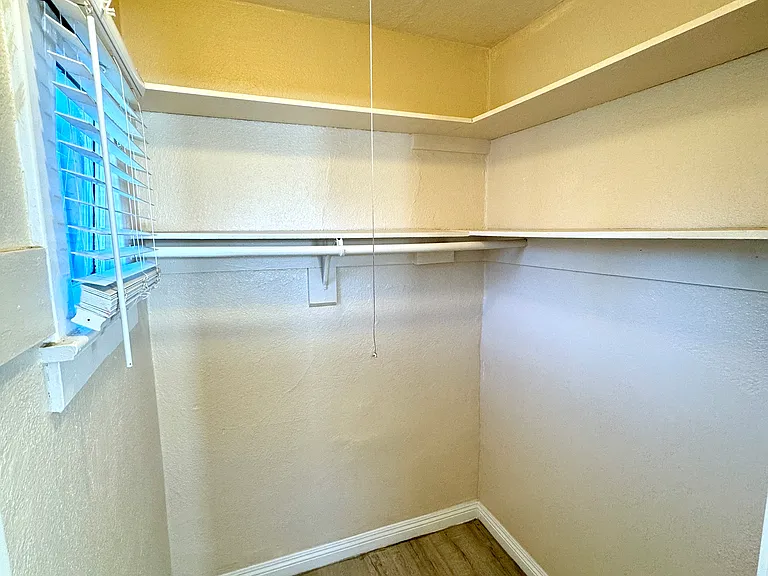 4216 Woodlawn Ave #4218 — Photo 6