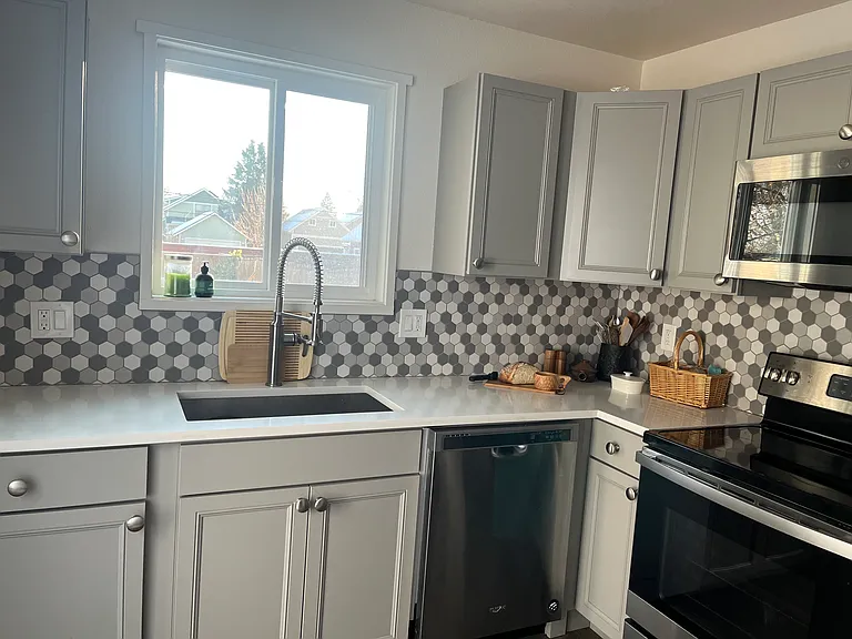 324 N Loomis Ave — Photo 12