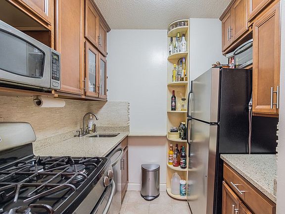 2nd image of 301 E 45th St APT 15A