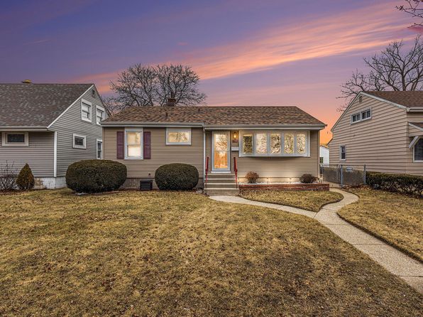1725 171st Pl, Hammond, IN 46324