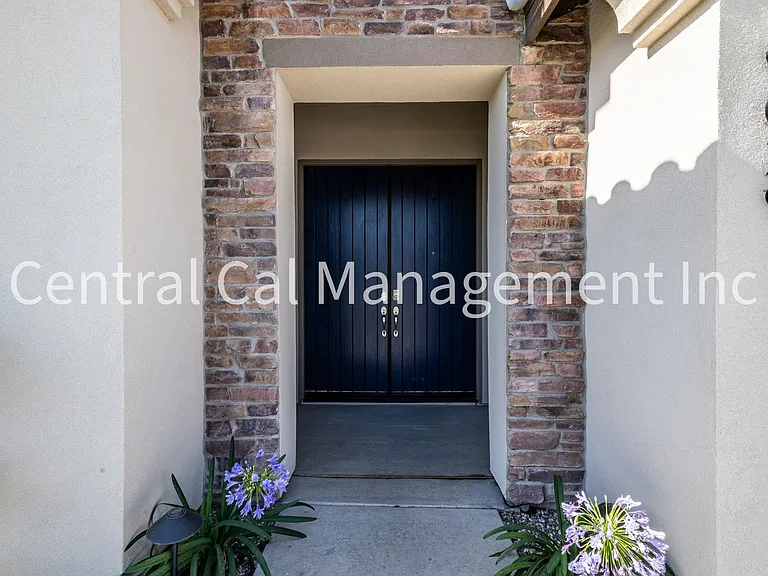 9029 Almond Creek Dr — Photo 2
