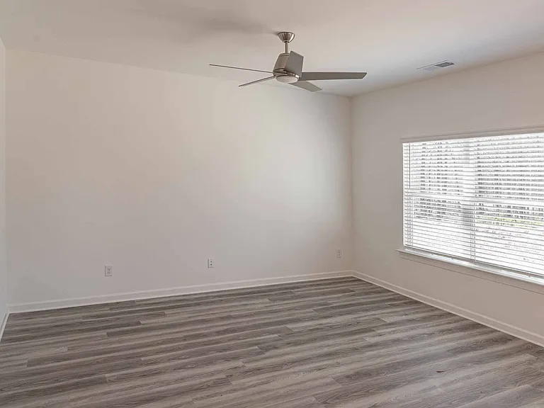 3361 Pepperpike Ct — Photo 5