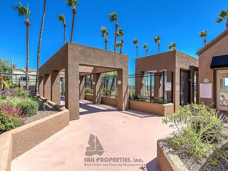 1200 Pacific Coast Hwy #327 — Photo 20