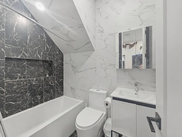 1338 Dekalb Ave #1 — Photo 8