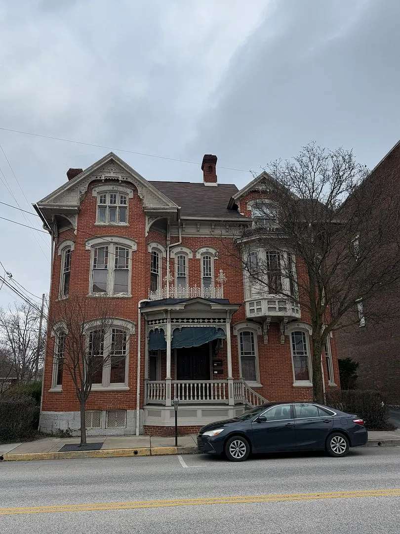 17 N. Earl Street — Photo 1