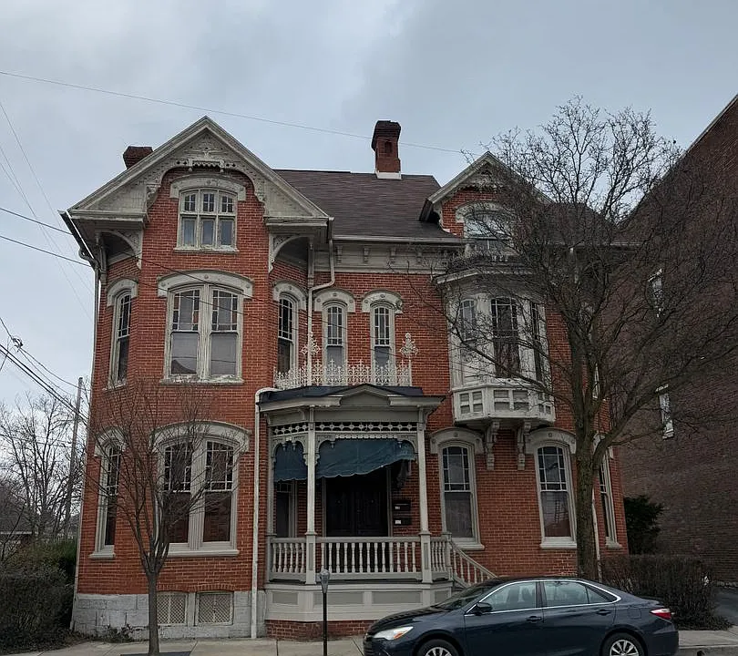 17 N Earl St
