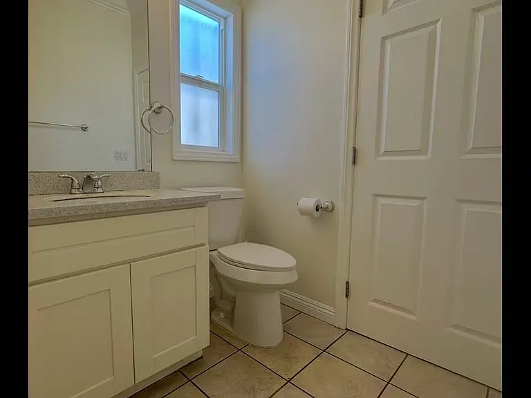 3326 Barnes Ave — Photo 9