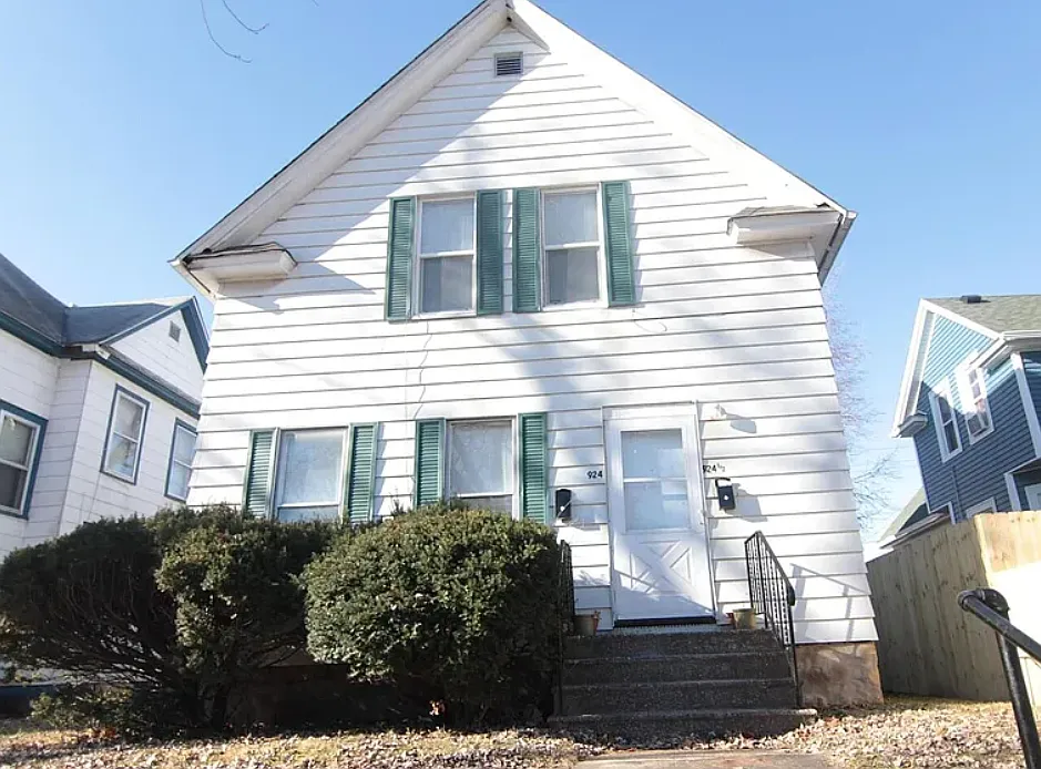 2 bed, $800 — Photo 1