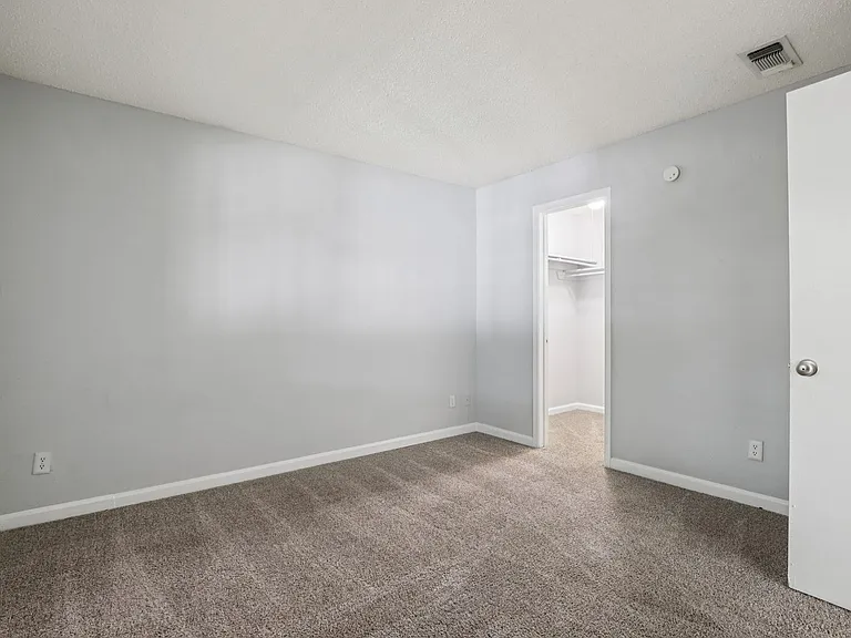 Madeira Apartments at Live Oak — Photo 79