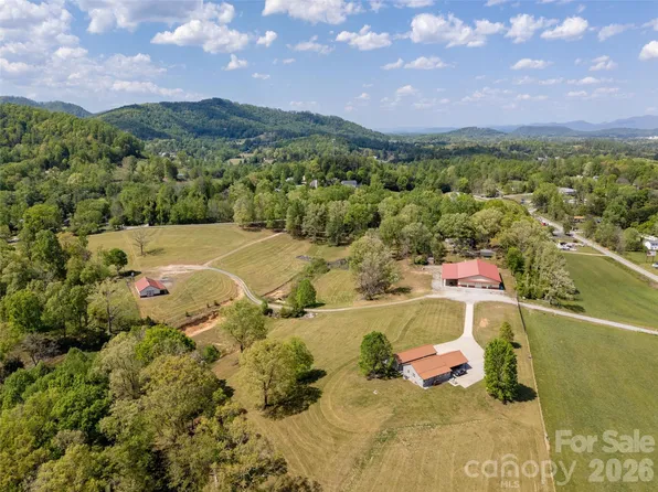 154 High Pasture Trl, Mills River, NC 28759