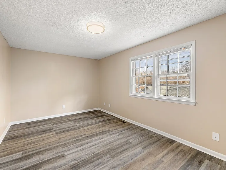 Cooper's Landing Apartments — Photo 14