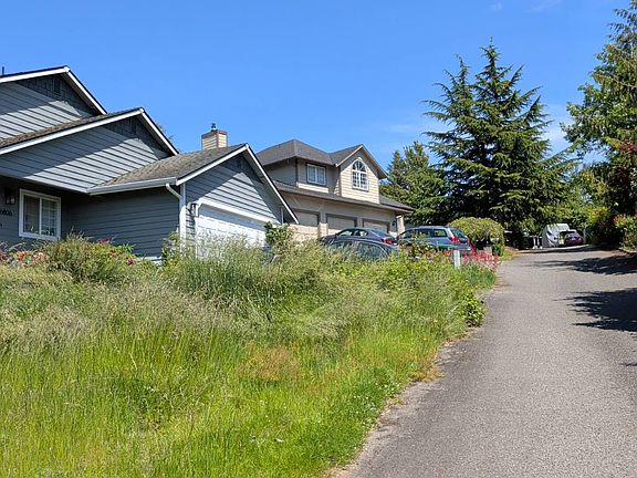 5th image of 6806 63rd Pl NE