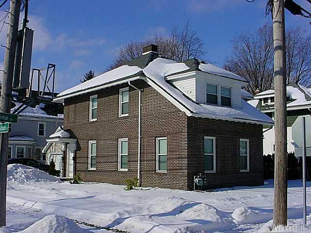 1st image of 70 Pine St