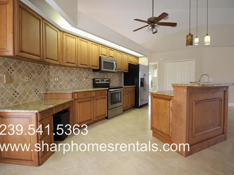1450 SE 12th Ter — Photo 16