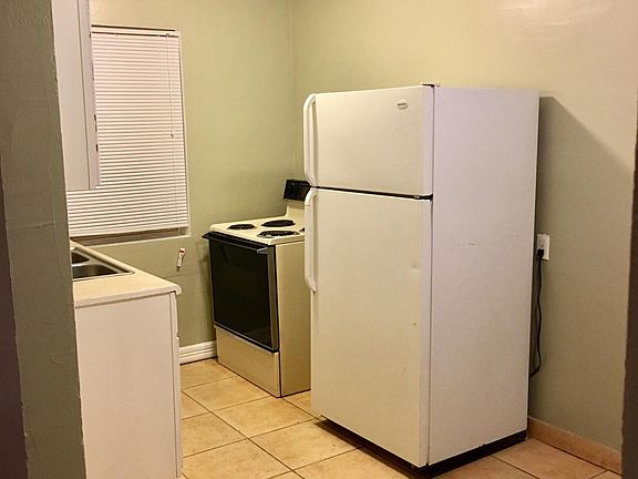 4th image of 3151 Gobel Ave