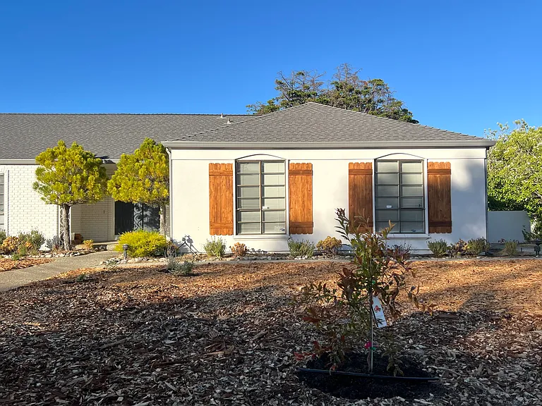 Jacaranda Cir — Photo 8