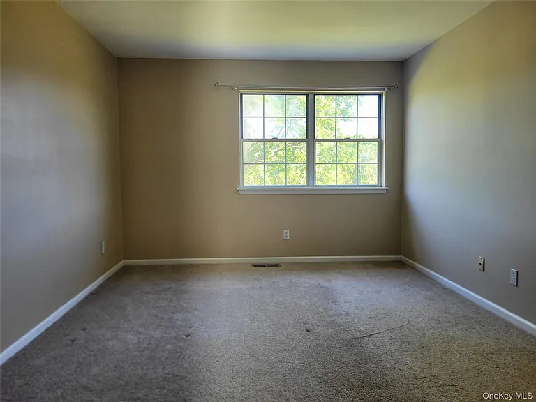 40 Brick Pond Rd — Photo 21