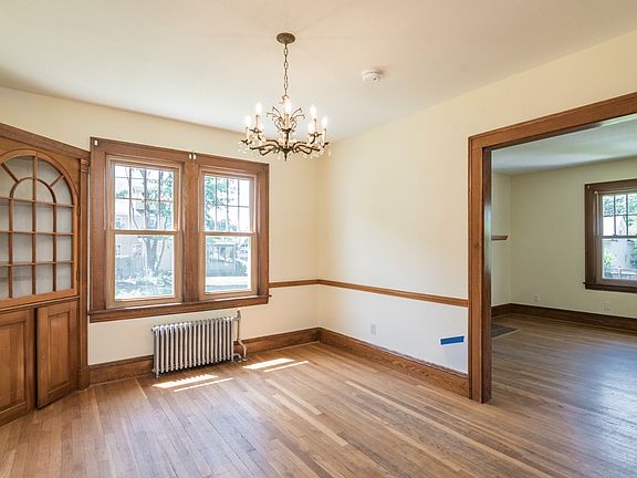 5th image of 47 Pleasant St #1