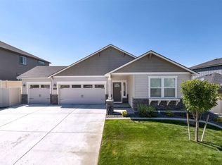 2743 Chelan Loop, Richland, WA 99352