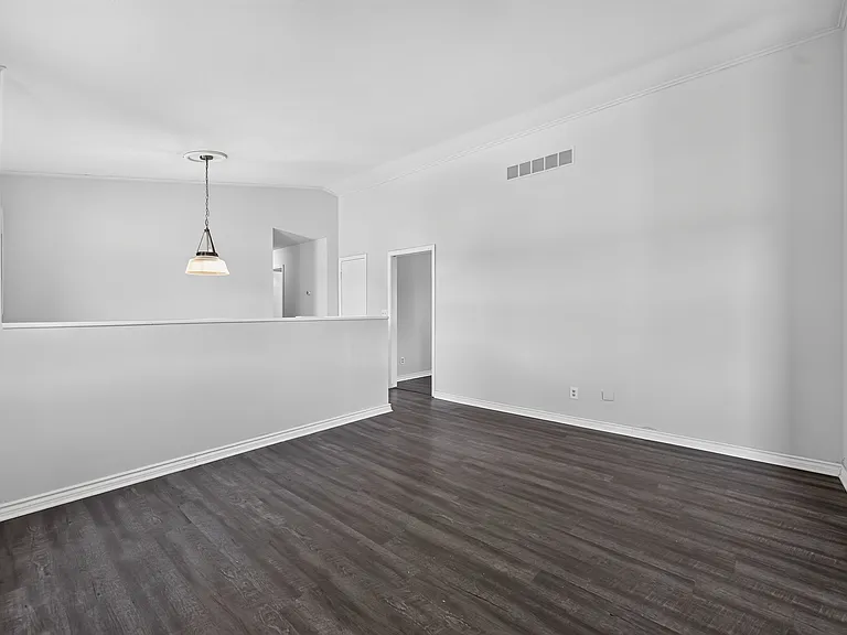 6611 Textile Rd — Photo 15